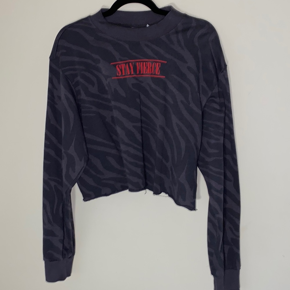 Stay Fierce Animal Print Cropped Sweatshirt Size Large Grey Long Sleeve‼️